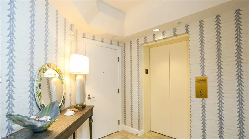 Foyer featuring elevator