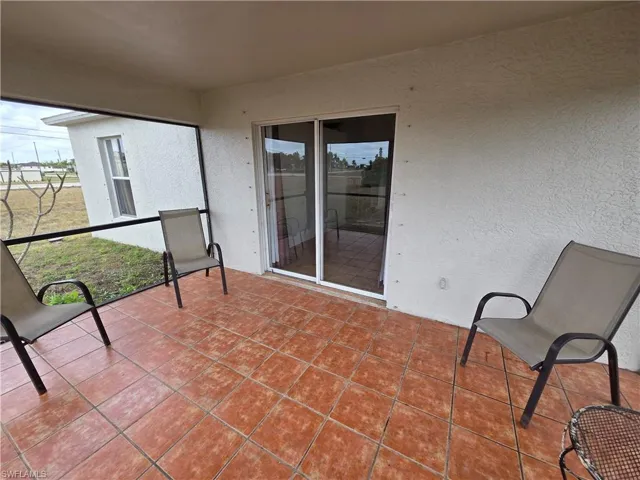 1050 NW 33rd  PL, Cape Coral, FL 33993