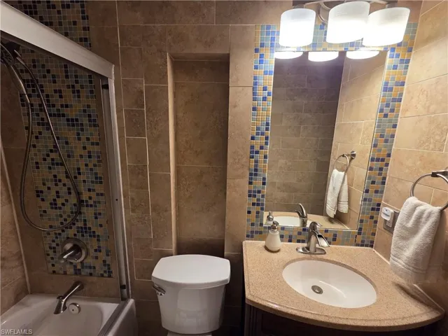 1050 NW 33rd  PL, Cape Coral, FL 33993