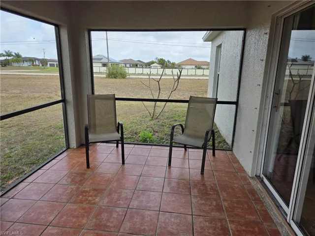 1050 NW 33rd  PL, Cape Coral, FL 33993
