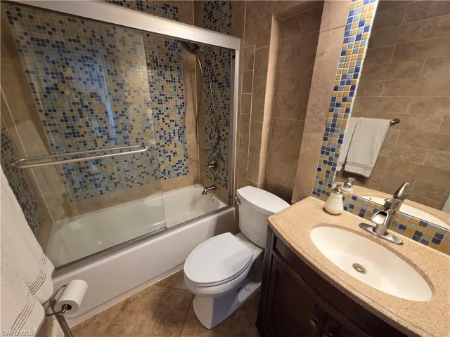 1050 NW 33rd  PL, Cape Coral, FL 33993