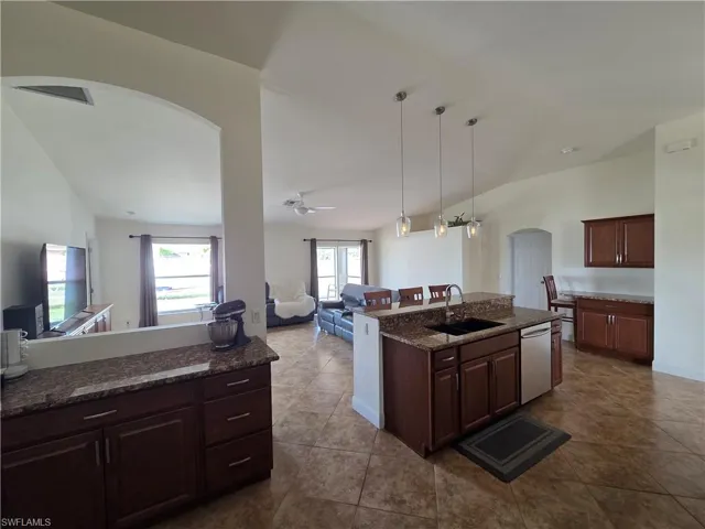 1050 NW 33rd  PL, Cape Coral, FL 33993