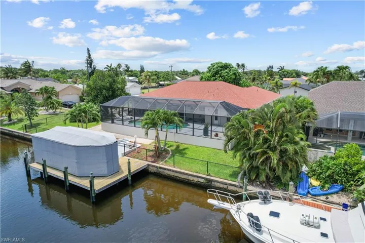 2223 Se 10th Ln, Cape Coral, Florida 33990