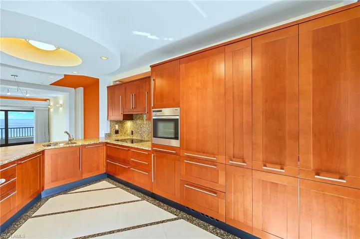 625 La Peninsula Blvd 625, Naples, Florida 34113