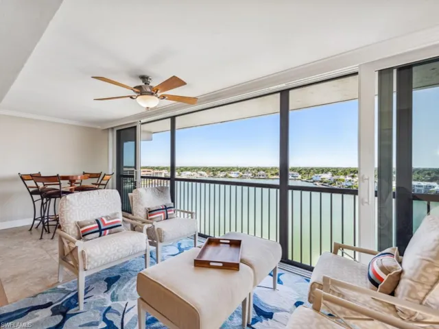 Lanai - Bay view
