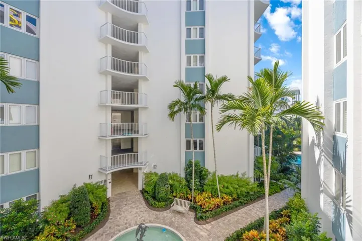 1300 Gulf Shore Blvd N 307, Naples, Florida 34102