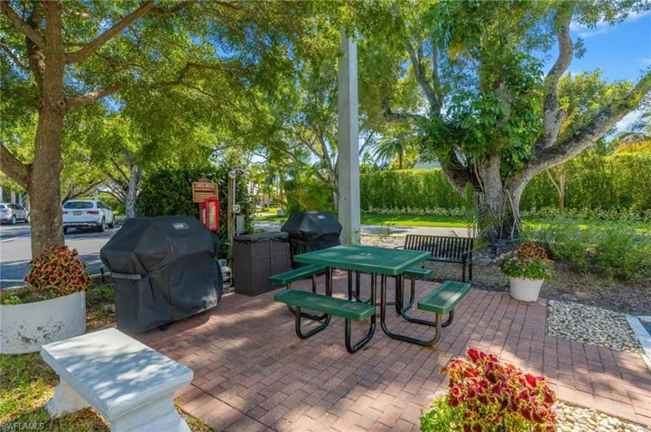 1300 Gulf Shore Blvd N 307, Naples, Florida 34102