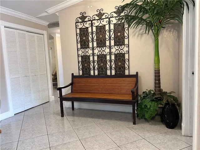 111 4th Pl, Cape Coral, Florida 33990