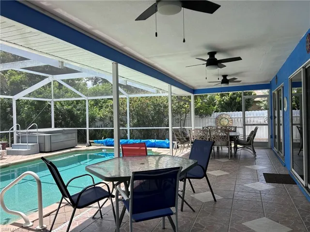 111 4th Pl, Cape Coral, Florida 33990