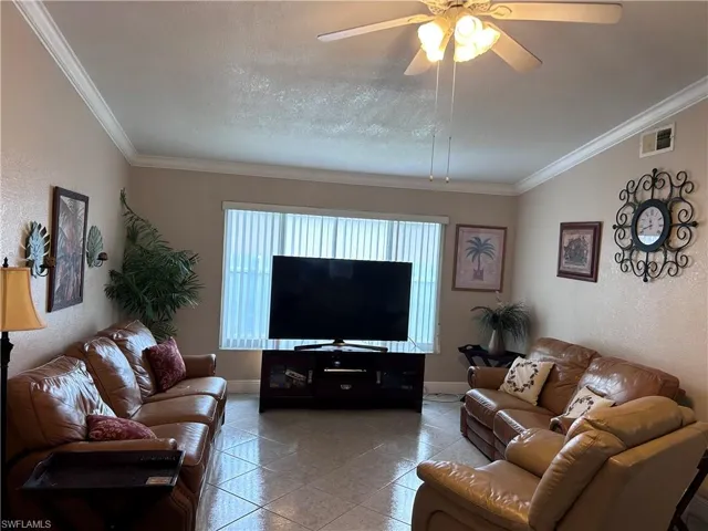 111 4th Pl, Cape Coral, Florida 33990