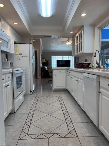 111 4th Pl, Cape Coral, Florida 33990