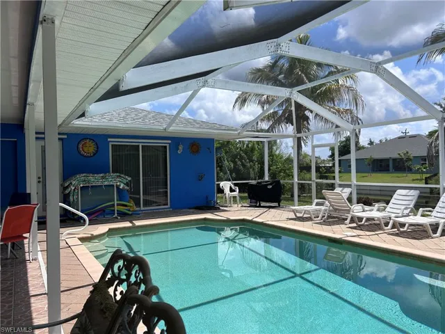 111 4th Pl, Cape Coral, Florida 33990