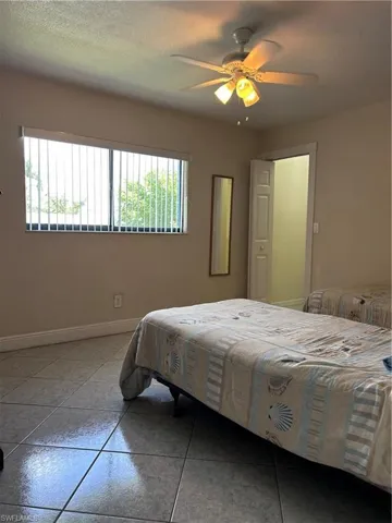 111 4th Pl, Cape Coral, Florida 33990