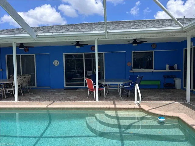 111 4th Pl, Cape Coral, Florida 33990