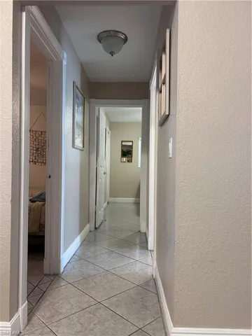 111 4th Pl, Cape Coral, Florida 33990