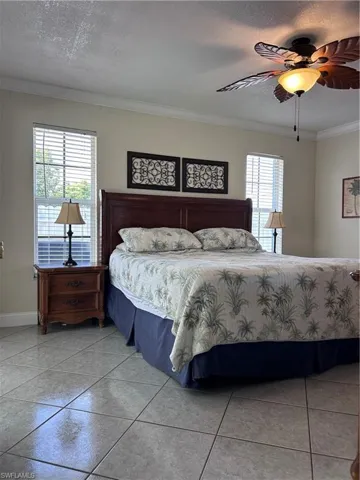 111 4th Pl, Cape Coral, Florida 33990