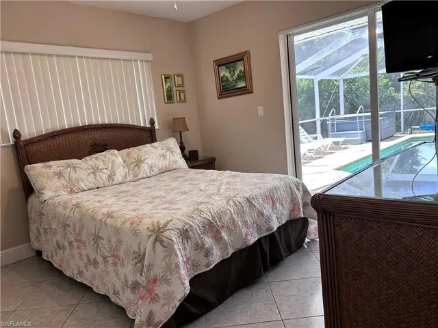 111 4th Pl, Cape Coral, Florida 33990
