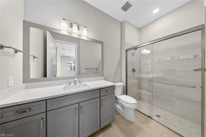 First Floor Ensuite Guest Bathroom