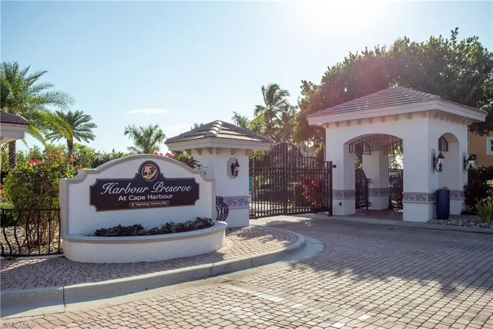 5501 Harbour Preserve Cir, Cape Coral, Florida 33914