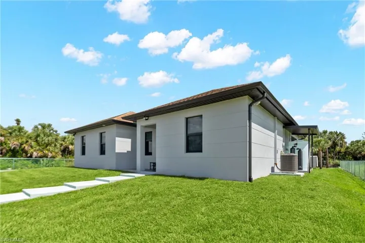 2759 18th Ave Se, Naples, Florida 34117