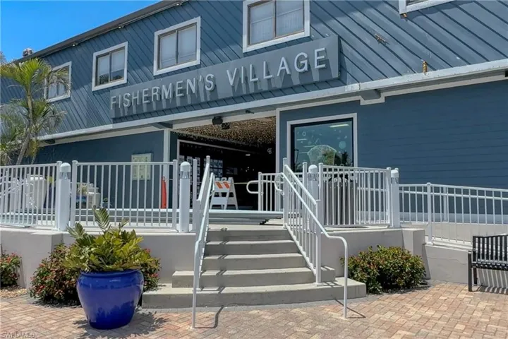 Nearby Fishermans Village