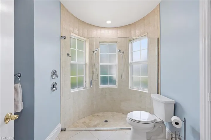En-suite Bathroom off 1st floor bedroom in Casita