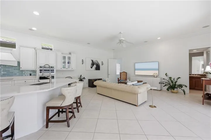 2844 Coco Lakes Dr, Naples, Florida 34105