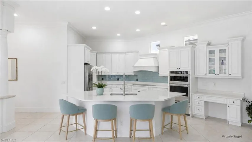2844 Coco Lakes Dr, Naples, Florida 34105