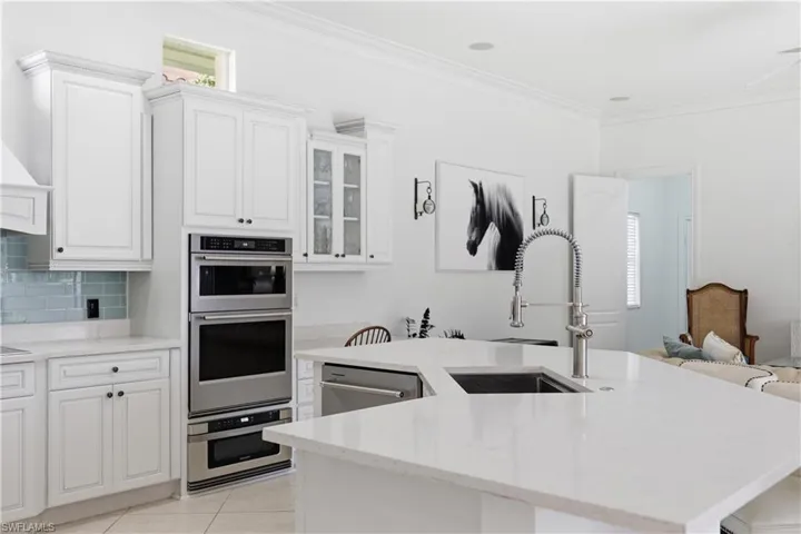 2844 Coco Lakes Dr, Naples, Florida 34105