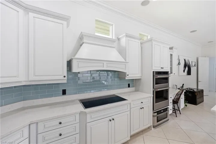2844 Coco Lakes Dr, Naples, Florida 34105