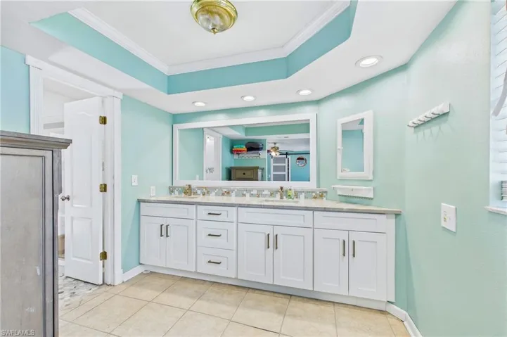 Enjoy the perfect blend of style and functionality in this beautifully en-suite bath.