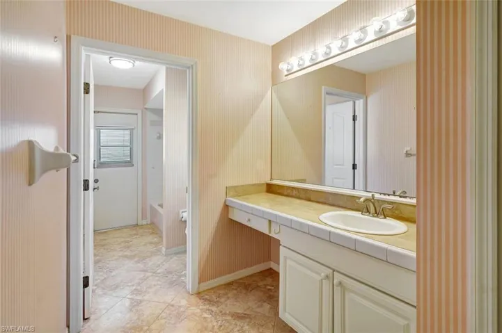 1574 Nw 28th Ave, Cape Coral, Florida 33993