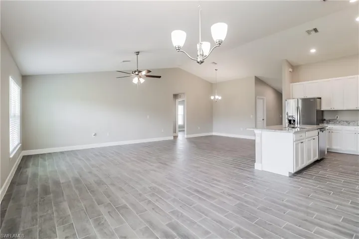 2902  7th W ST, Lehigh Acres, FL 33971