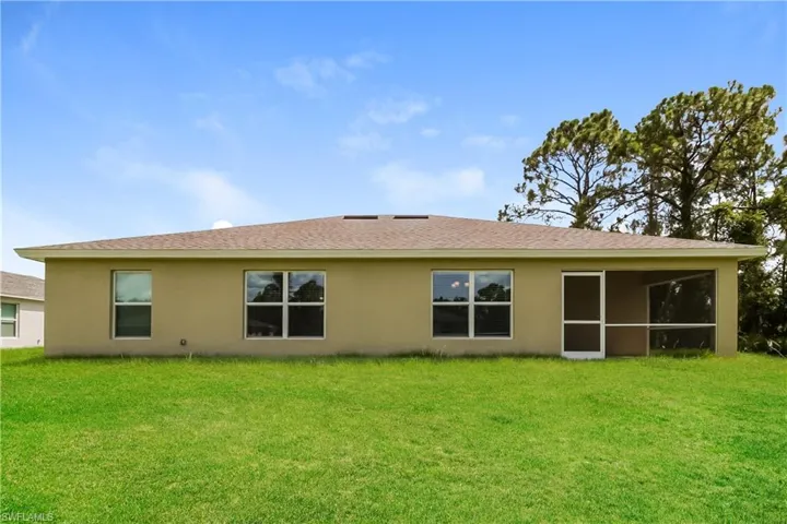 2902  7th W ST, Lehigh Acres, FL 33971