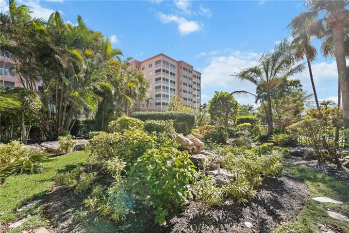 This is the "secret garden" in the gated pool/hot tub area.
