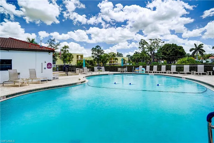 1078  Forest Lakes  DR, Naples, FL 34105
