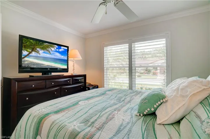 1078  Forest Lakes  DR, Naples, FL 34105