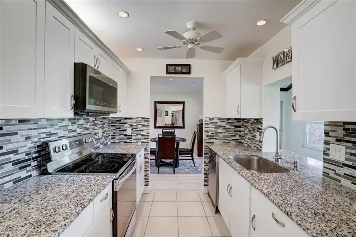 1078  Forest Lakes  DR, Naples, FL 34105