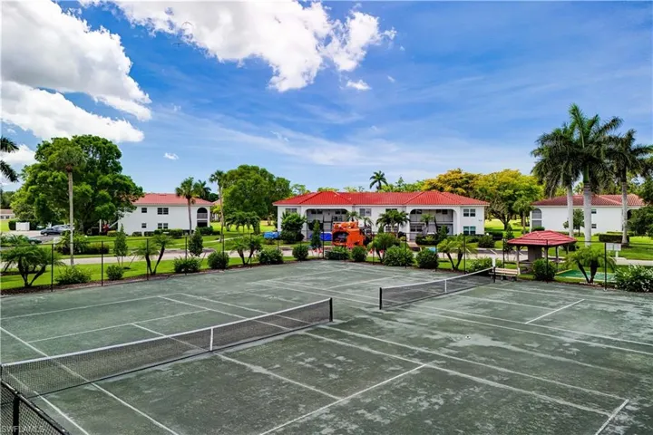 1078  Forest Lakes  DR, Naples, FL 34105