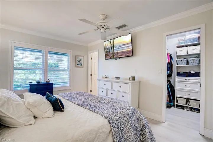 1078  Forest Lakes  DR, Naples, FL 34105