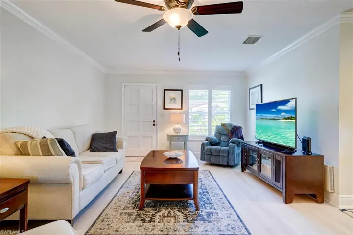 1078  Forest Lakes  DR, Naples, FL 34105