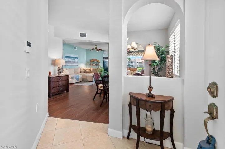 Breakfast bar and informal dining