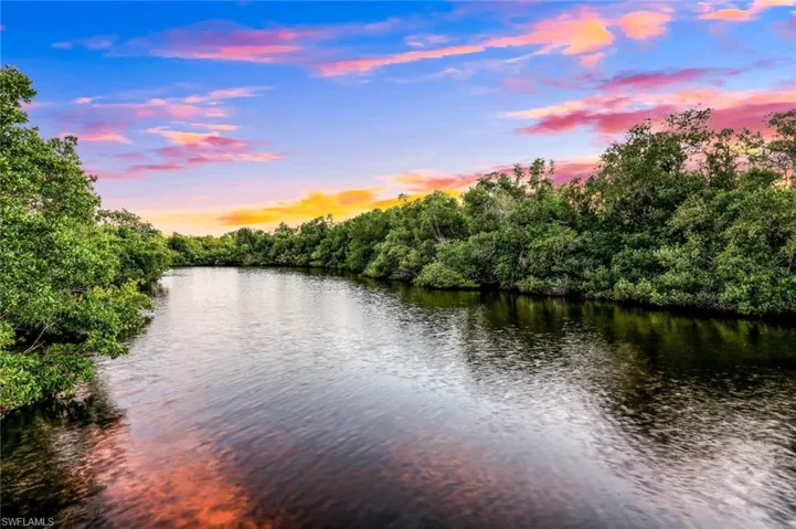 Direct Gulf Access in 15 minutes +/- via Mullock Creek to the back side of Fort Myers Beach