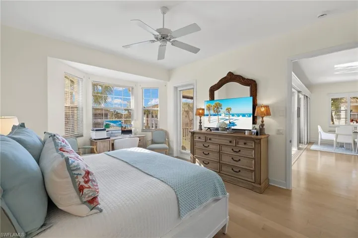 5065  YACHT HARBOR  DR, Naples, FL 34112