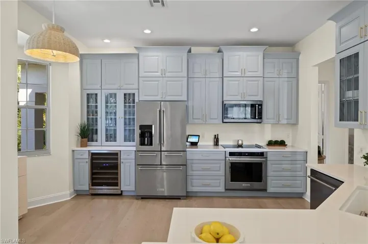 5065  YACHT HARBOR  DR, Naples, FL 34112