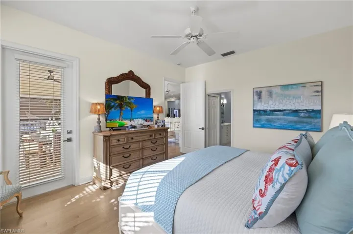 5065  YACHT HARBOR  DR, Naples, FL 34112