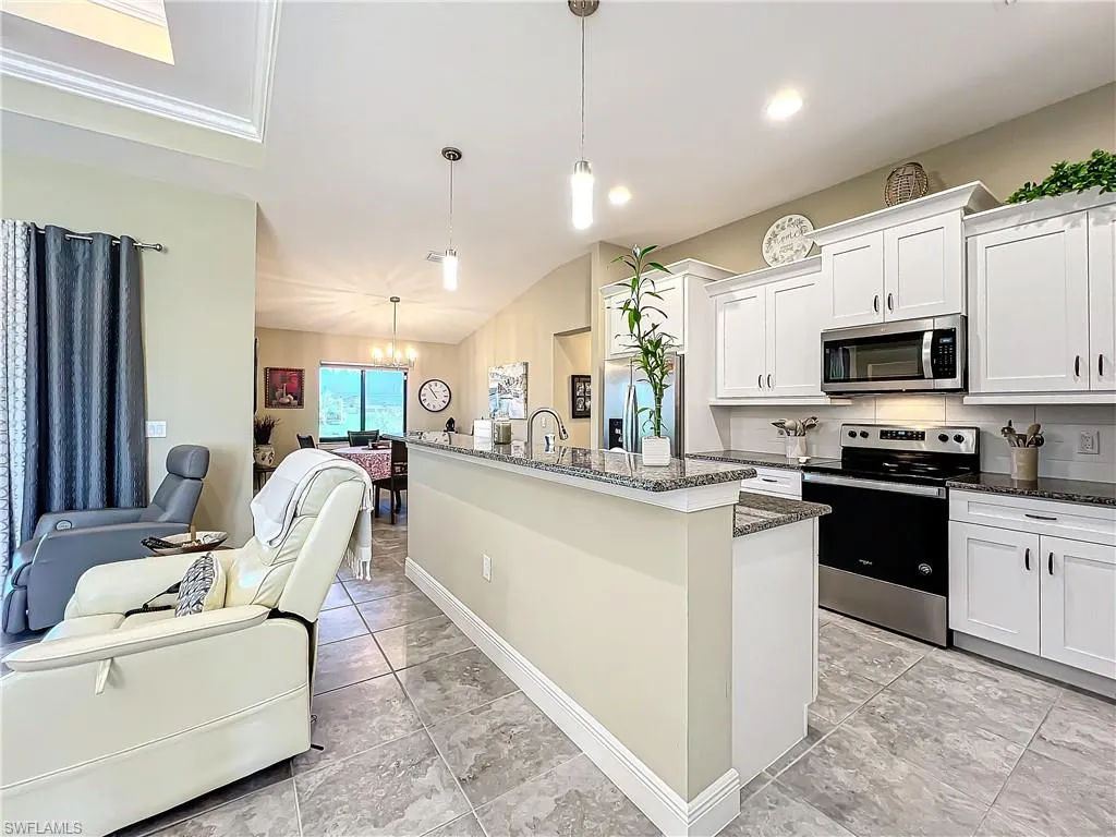 646 5th PL, Cape Coral, FL 33909,224081540
