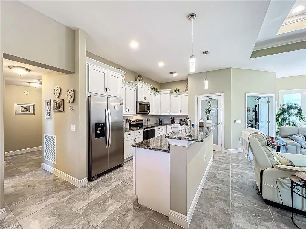 646 5th PL, Cape Coral, FL 33909,224081540