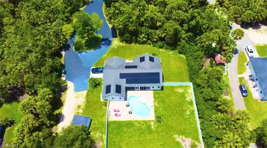 Bird's eye view of a pool area