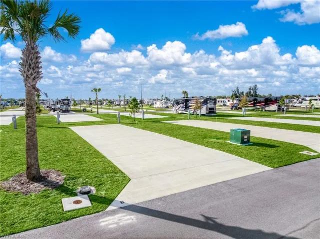 Palm Breeze Deluxe Site Lot 8